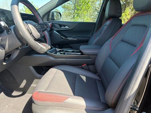 Used 2025 Chevrolet Equinox RS image 18