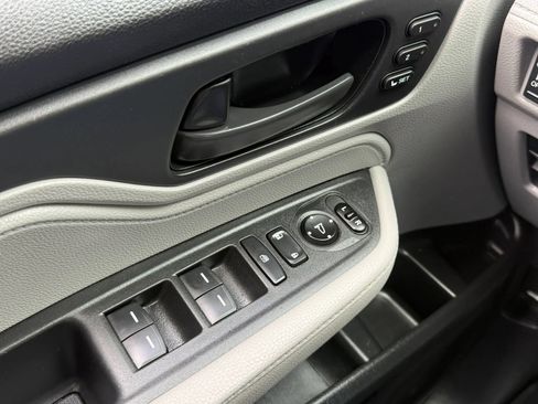 Used 2019 Honda Odyssey EX-L image 21