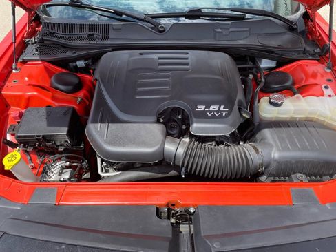 Used 2019 Dodge Challenger GT w/ Driver Convenience Group image 9