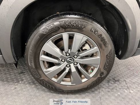 Used 2025 Nissan Pathfinder SV FWD image 21
