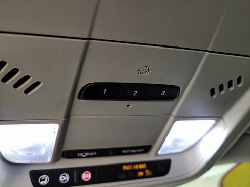 Used 2021 GMC Terrain SLT image 36