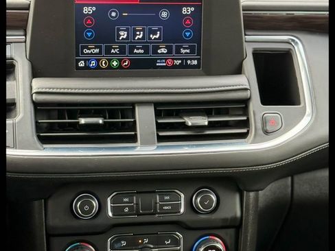 Used 2021 Chevrolet Suburban 2WD image 30