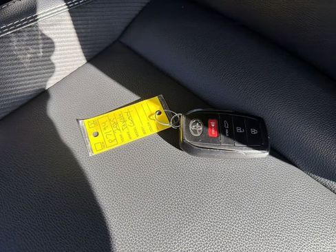 Used 2025 Toyota Camry SE image 35