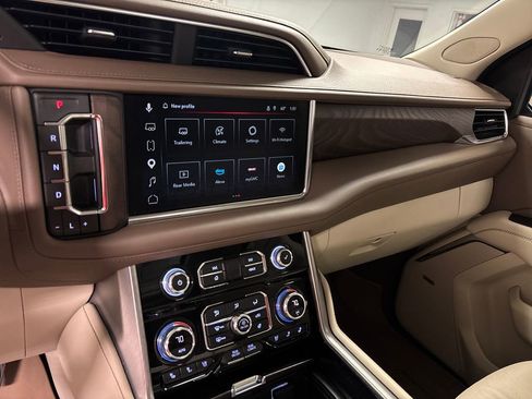 Used 2023 GMC Yukon XL Denali w/ Denali Reserve Package AWD/4WD image 41