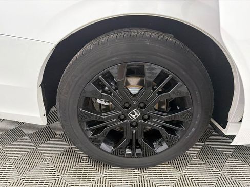 Used 2025 Honda Odyssey Sport-L image 18