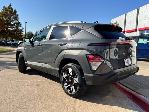 Used 2025 Hyundai Kona SEL image 8