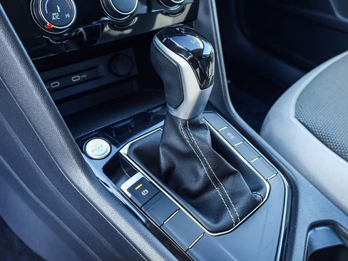 Used 2024 Volkswagen Taos S image 8