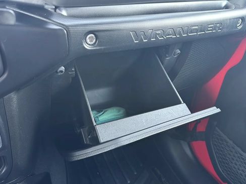 Used 2019 Jeep Wrangler Unlimited Sport S AWD/4WD image 35