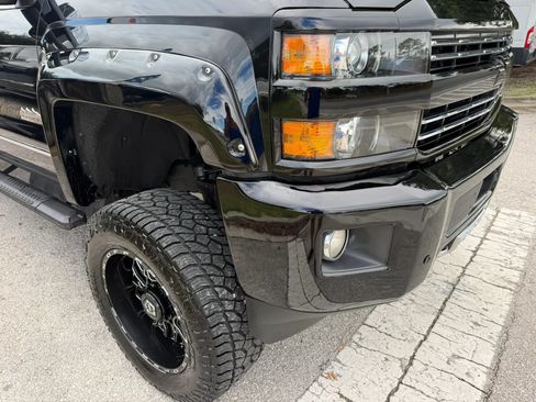 Used 2019 Chevrolet Silverado 2500 High Country w/ Duramax Plus Package AWD/4WD image 7