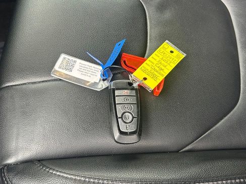 Used 2022 Ford Edge Titanium image 43