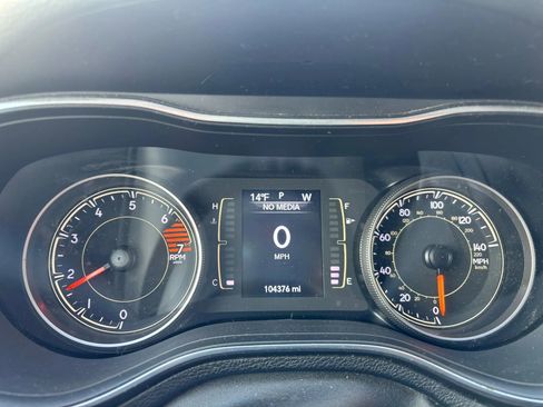 Used 2020 Jeep Cherokee Latitude Plus image 21