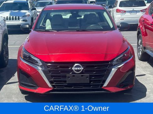Used 2025 Nissan Altima 2.5 SV FWD image 2