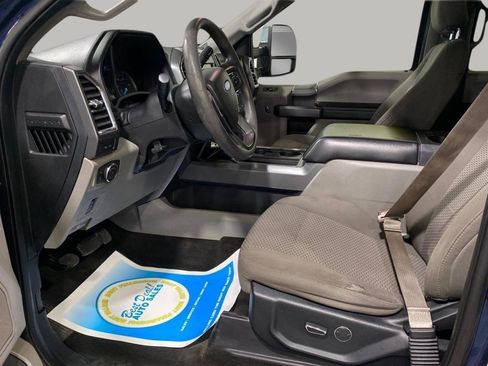 Used 2017 Ford F250 XLT w/ XLT Premium Package AWD/4WD image 18
