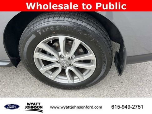 Used 2015 Nissan Pathfinder SV image 11