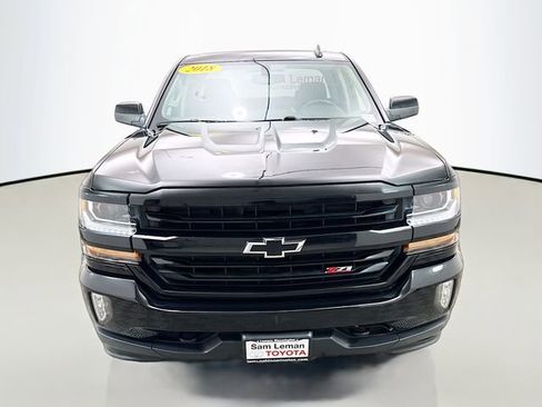 Used 2018 Chevrolet Silverado 1500 LT w/ Midnight Edition image 2