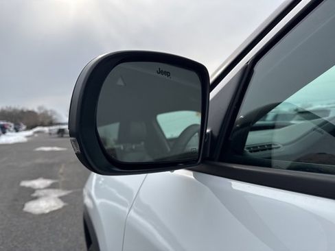 Used 2024 Jeep Compass Limited image 20