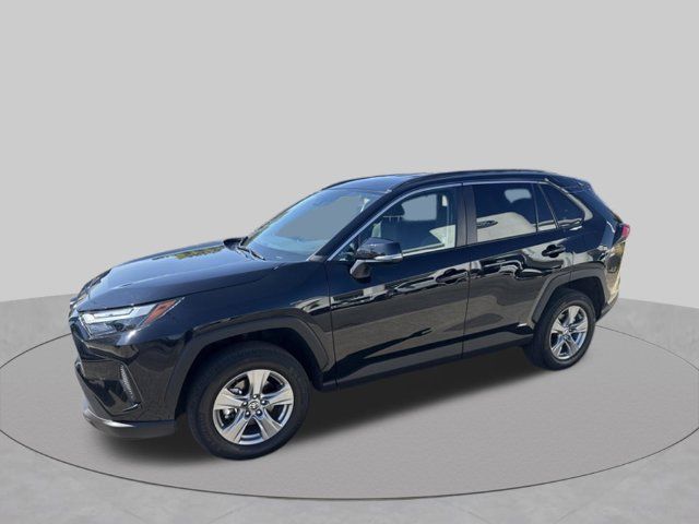 Used 2025 Toyota RAV4 XLE AWD/4WD image 4
