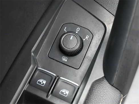 Used 2023 Volkswagen Tiguan SE R-Line image 12