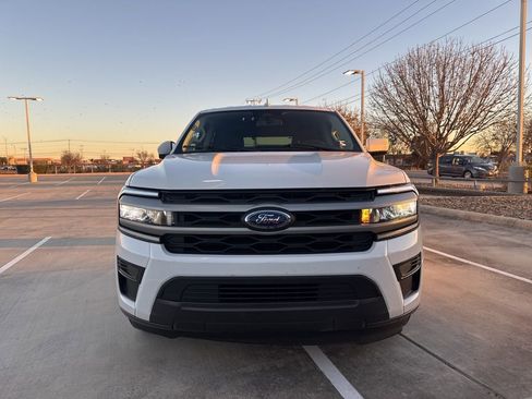 Used 2024 Ford Expedition Max XLT image 8