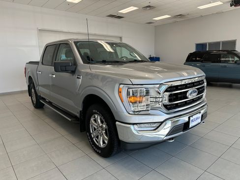Used 2021 Ford F150 XLT w/ Equipment Group 302A High AWD/4WD image 4