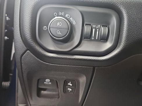 Used 2019 RAM 1500 Big Horn RWD image 22