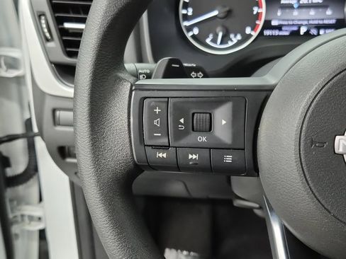 Used 2024 Nissan Rogue SV image 25