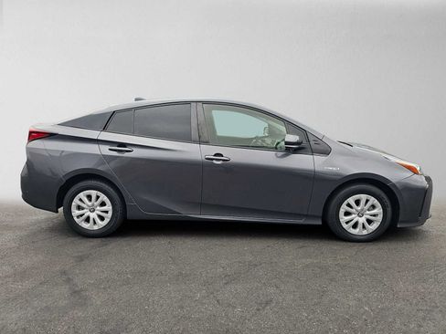 Used 2020 Toyota Prius L Eco FWD image 2