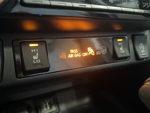 Used 2023 Toyota RAV4 XLE Premium image 25