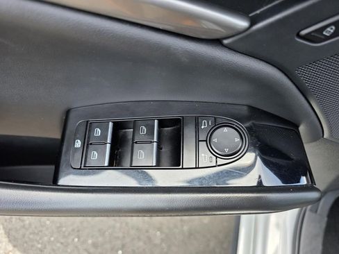 Used 2024 MAZDA MAZDA3 s FWD image 12