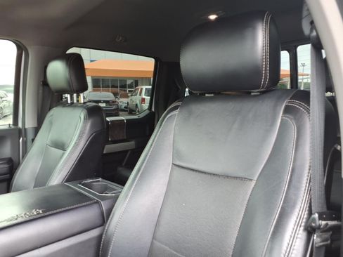 Used 2019 Ford F250 Lariat w/ Lariat Ultimate Package AWD/4WD image 16