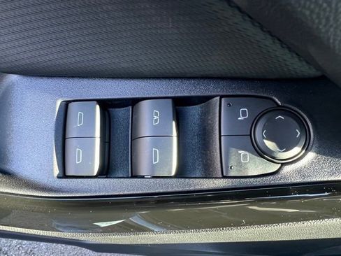 New 2026 Chevrolet Equinox LT w/ Safety and Technology Package FWD image 18
