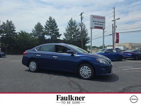 Used 2017 Nissan Sentra S FWD image 1
