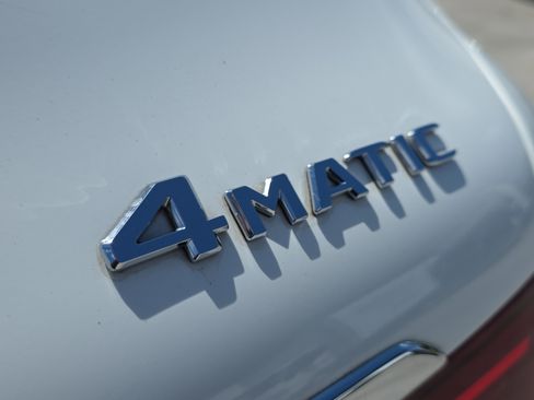 Used 2022 Mercedes-Benz GLC 300 4MATIC w/ Multimedia Package Lite image 11