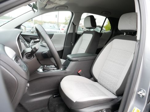 Used 2024 Chevrolet Equinox LT w/ Driver Convenience Package AWD/4WD image 14