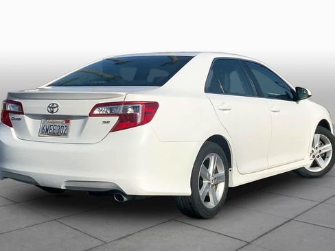Used 2012 Toyota Camry SE FWD image 12