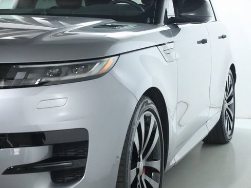 Used 2024 Land Rover Range Rover Sport Dynamic SE image 14