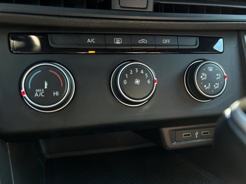 Used 2023 Volkswagen Jetta Sport FWD image 9