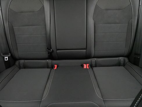 Used 2024 Volkswagen Taos SE image 13