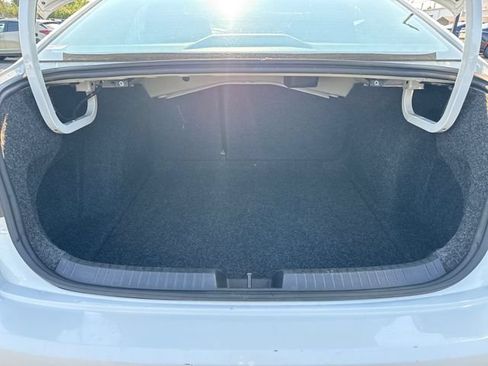 Used 2021 Volkswagen Jetta SE FWD image 12