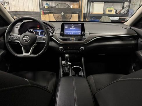 Used 2024 Nissan Altima 2.5 SV image 20