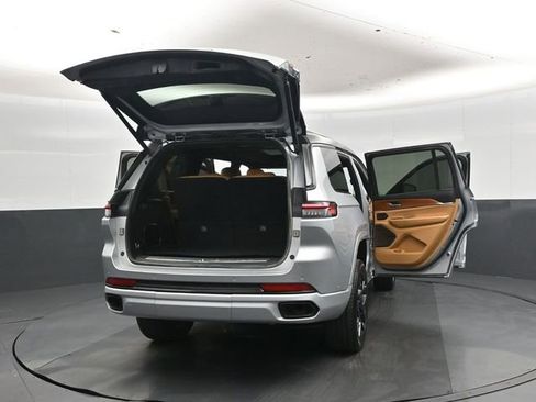 Used 2023 Jeep Grand Cherokee L Summit AWD/4WD image 52