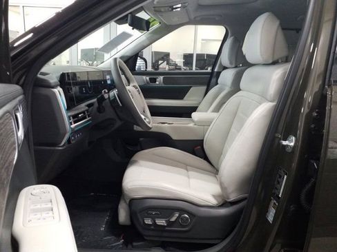 Certified 2025 Hyundai Santa Fe Calligraphy image 12