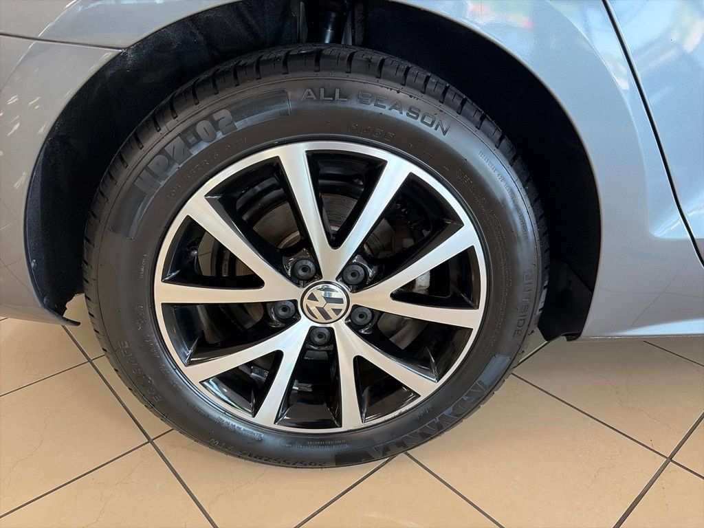 Used 2017 Volkswagen Jetta SE FWD image 10