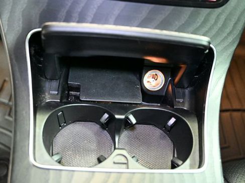 Used 2018 Mercedes-Benz GLC 300 4MATIC image 24