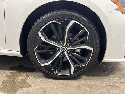 Used 2024 Nissan Altima 2.5 SR image 9