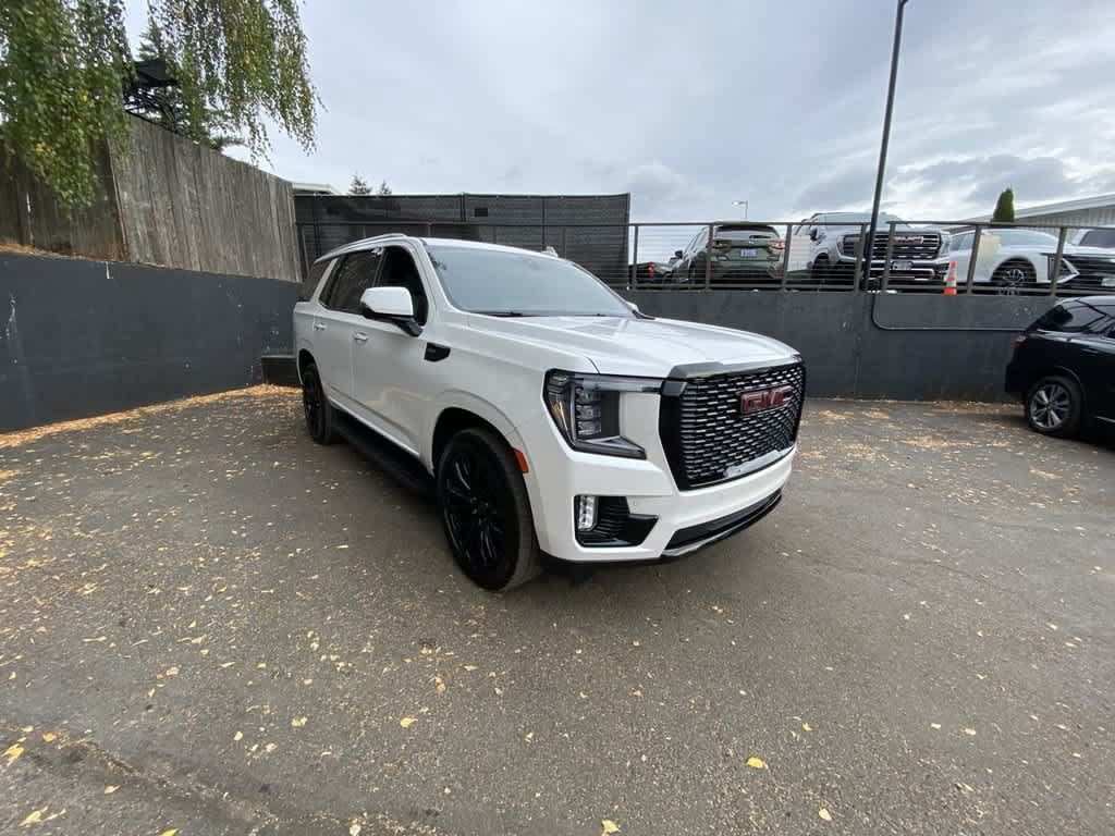 Used 2021 GMC Yukon Denali w/ Advanced Technology Package AWD/4WD image 8