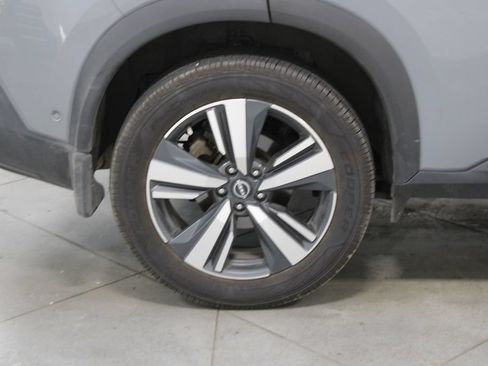 Used 2023 Nissan Rogue SL w/ SL Premium Package FWD image 12