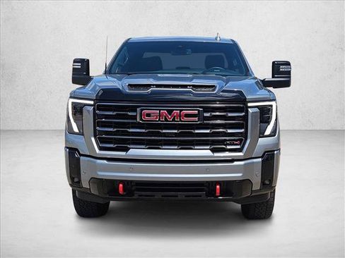 Used 2025 GMC Sierra 2500 AT4 AWD/4WD image 2