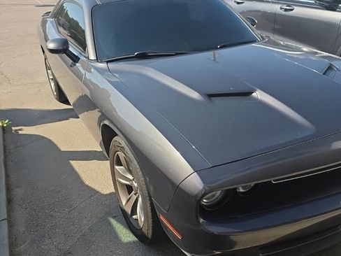 Used 2019 Dodge Challenger SXT RWD image 6