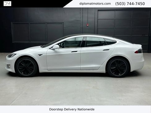 Used 2020 Tesla Model S Long Range Plus image 3